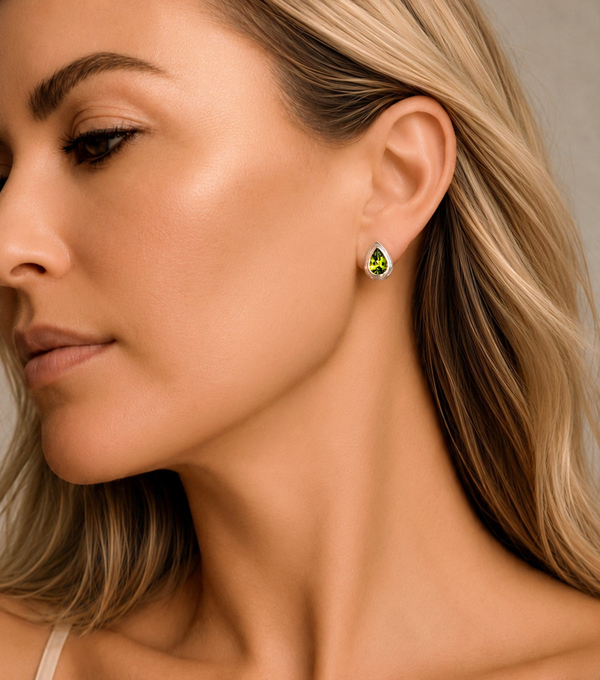 DRIFT STUDS - PEAR CUT PERIDOT