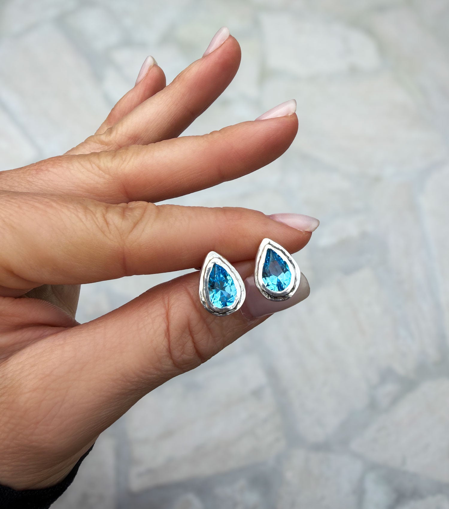 DRIFT STUDS - PEAR CUT SWISS BLUE TOPAZ