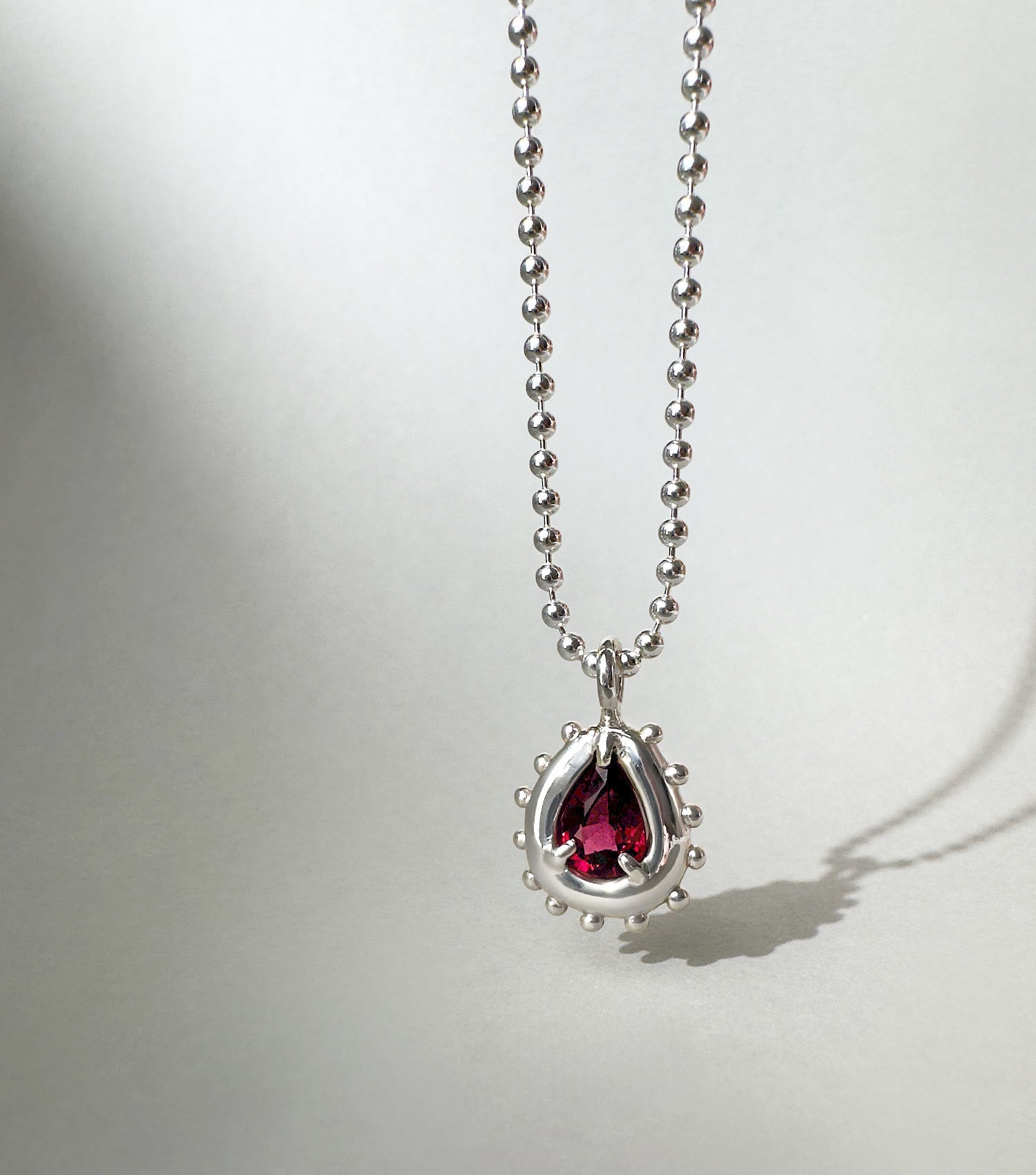 MOLANI RHODOLITE GARNET NECKLACE