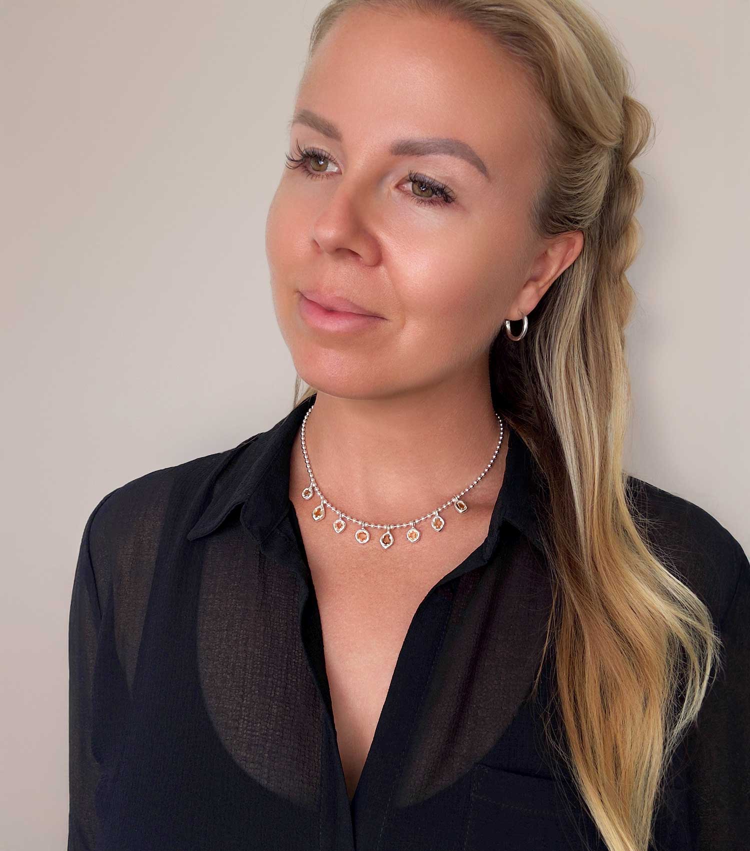 MVULA DROPLET GARNET NECKLACE