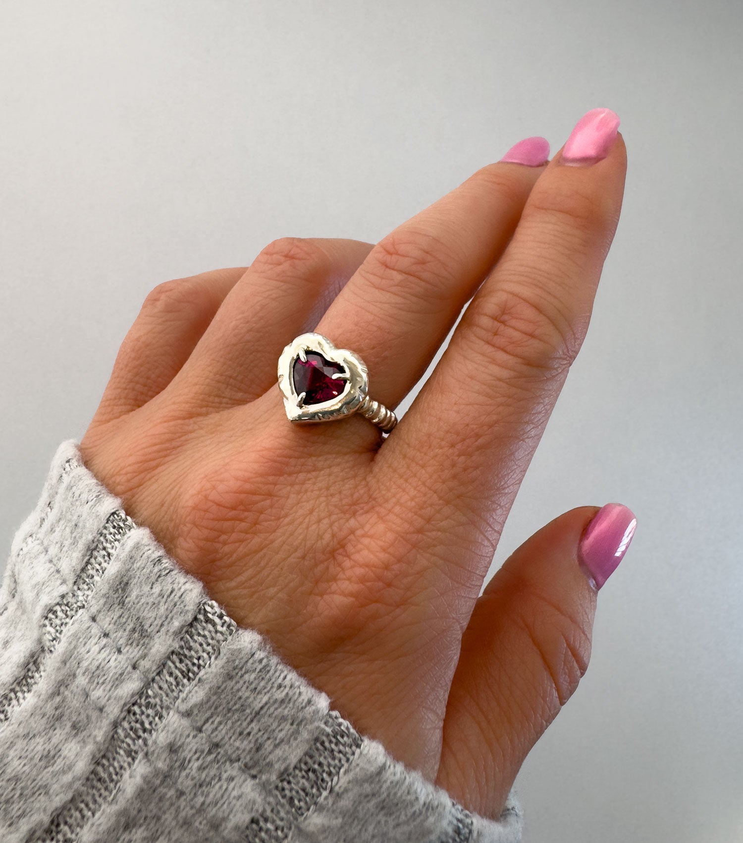 THANDO HEART RING