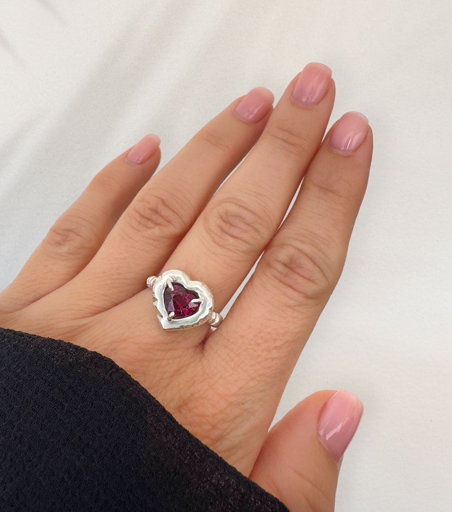 THANDO HEART RING