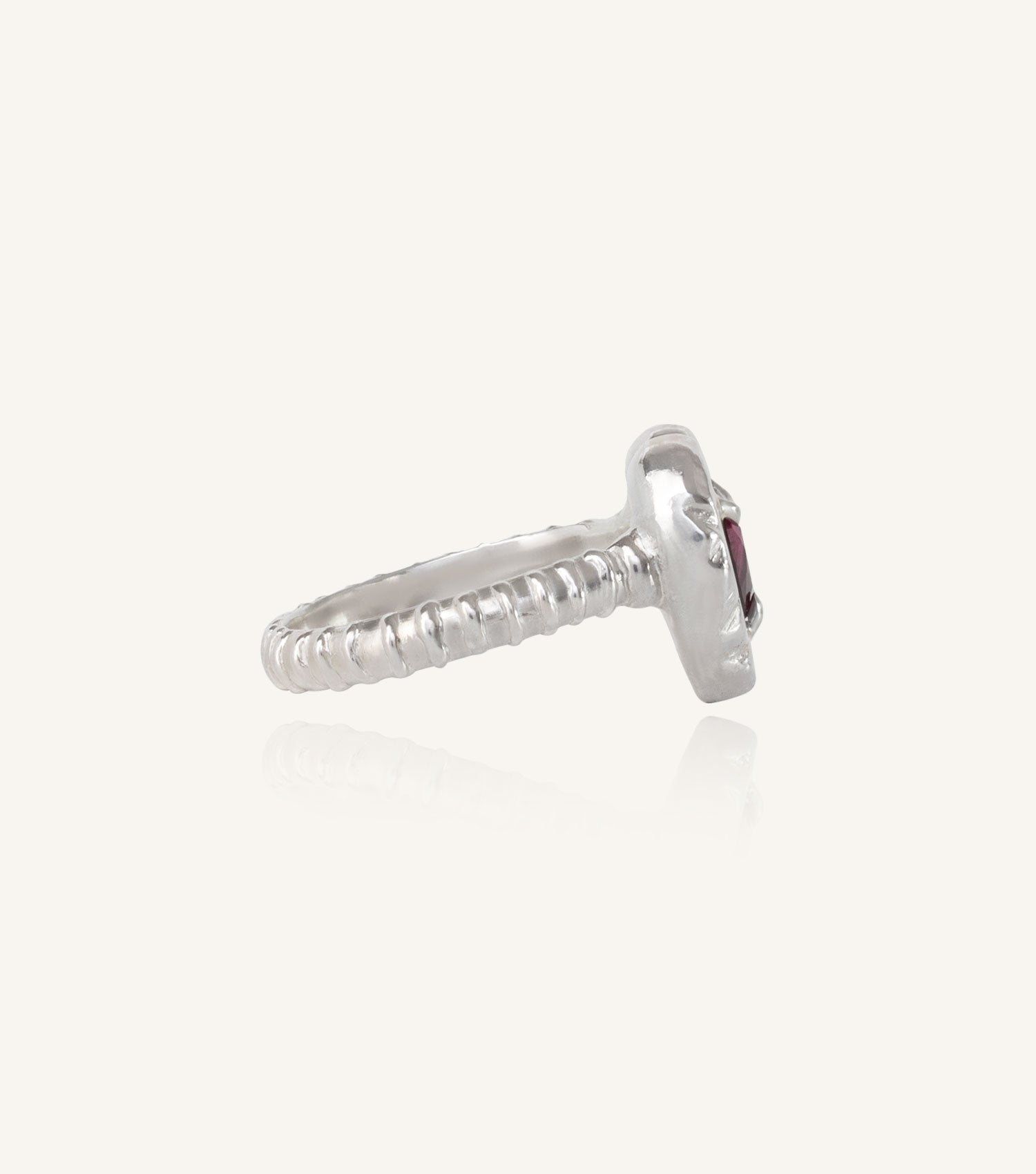 THANDO HEART RING