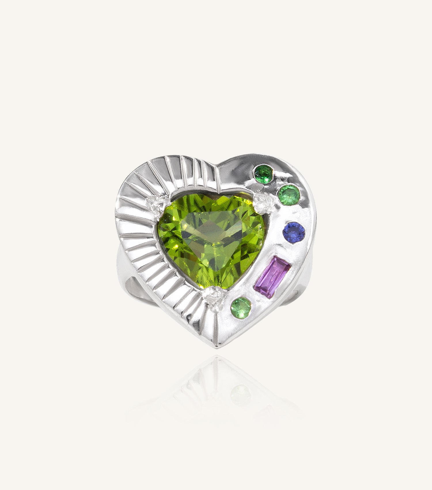 VERDANT PERIDOT HEART RING