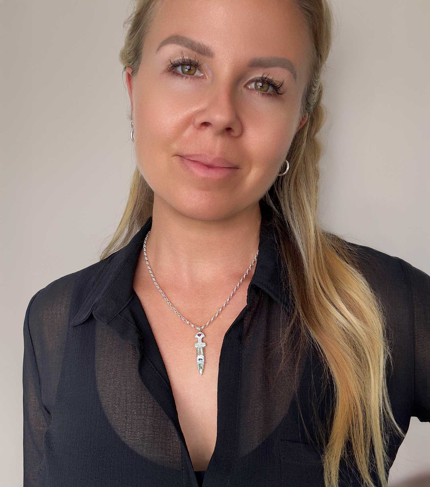 ZUBERI DAGGER NECKLACE